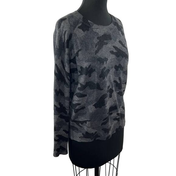 AQUA Gray Black Sweater Camouflage Cashmere Round Neck Long Sleeve Pullover - Picture 1 of 7